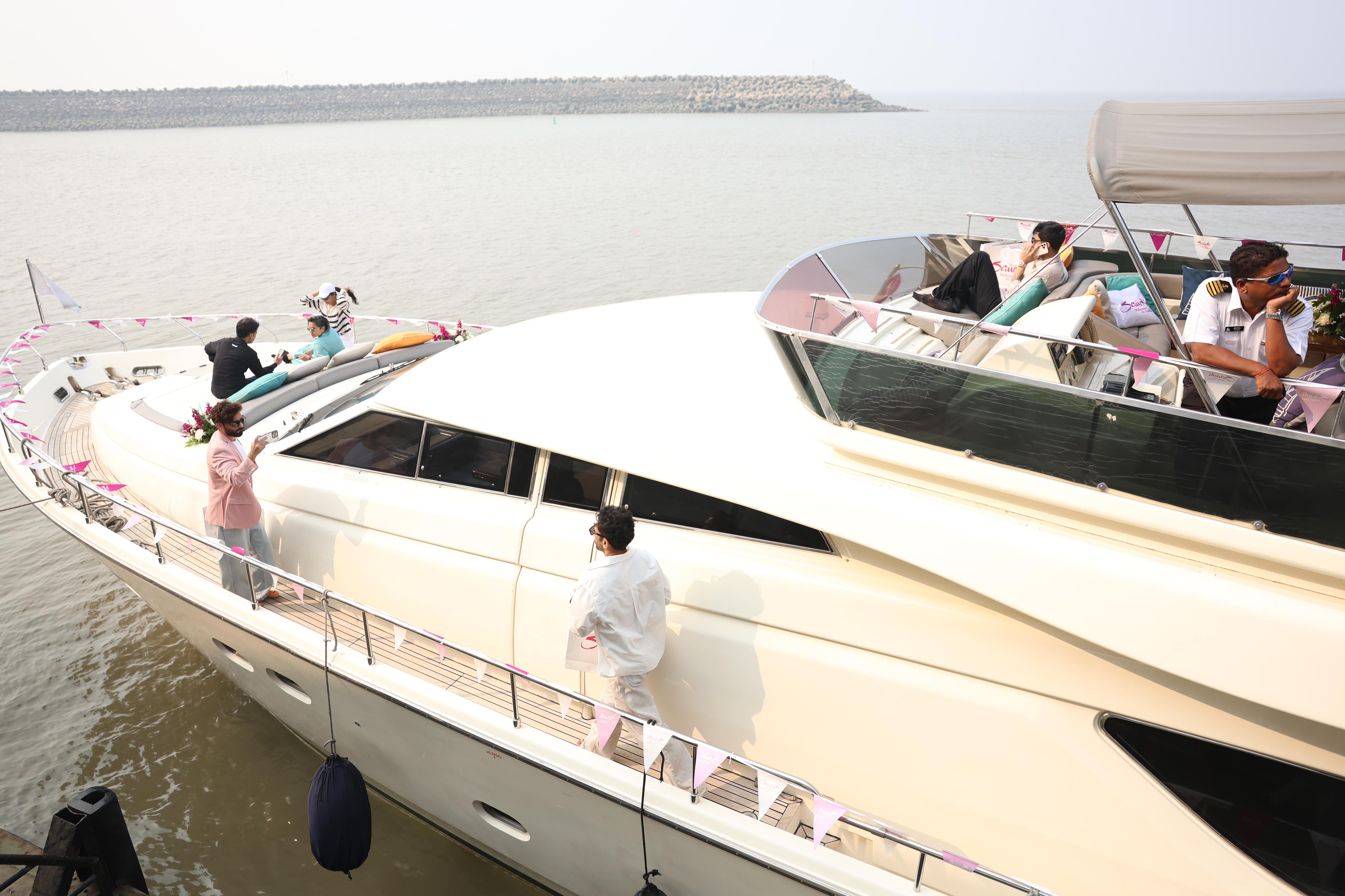 Saudi: Beyond the Shore